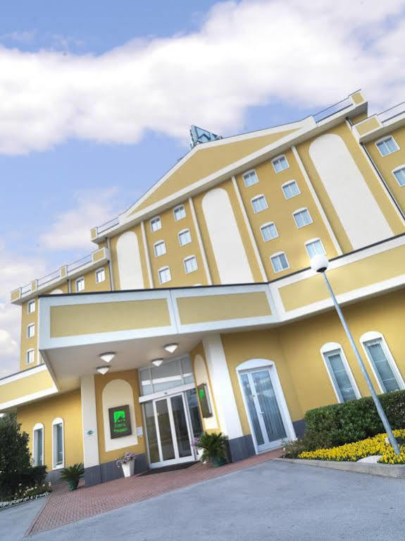 Piramidi Hotel توري دي كوارتيسولو المظهر الخارجي الصورة